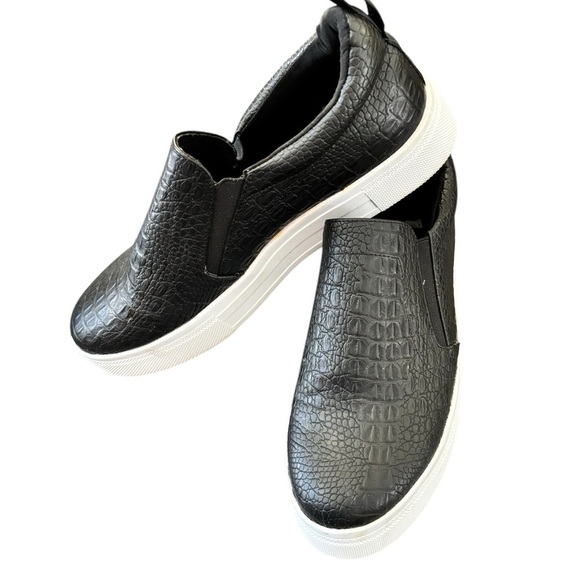 Lulus Crocodile Embossed Croc Platform Slip On Sneaker/ Flats Black Sz 11 - Picture 1 of 6